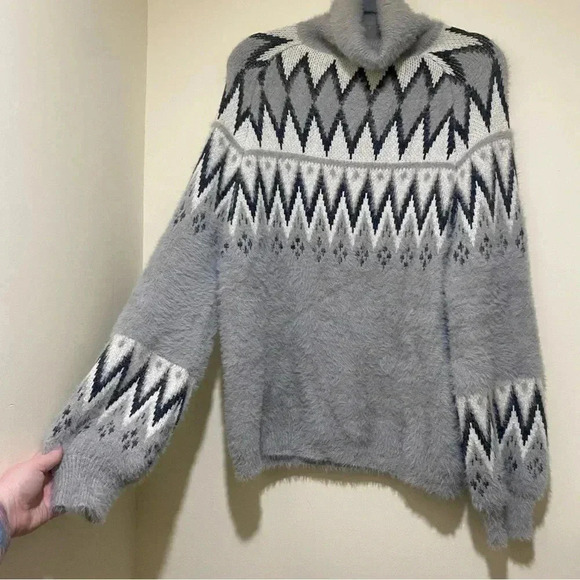 Grey White  Argyle Print Turtle Neck long sleeve Sweater Pink Lily Brand NWOT - Picture 13 of 16